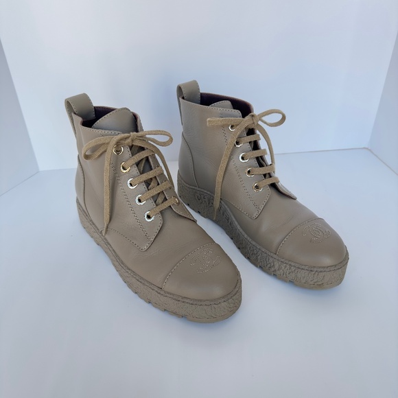 CHANEL Interlocking CC Lace Up Combat Boots. - Picture 1 of 13